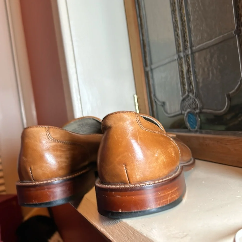 Banana Republic tan leather loafers. Size 10 M